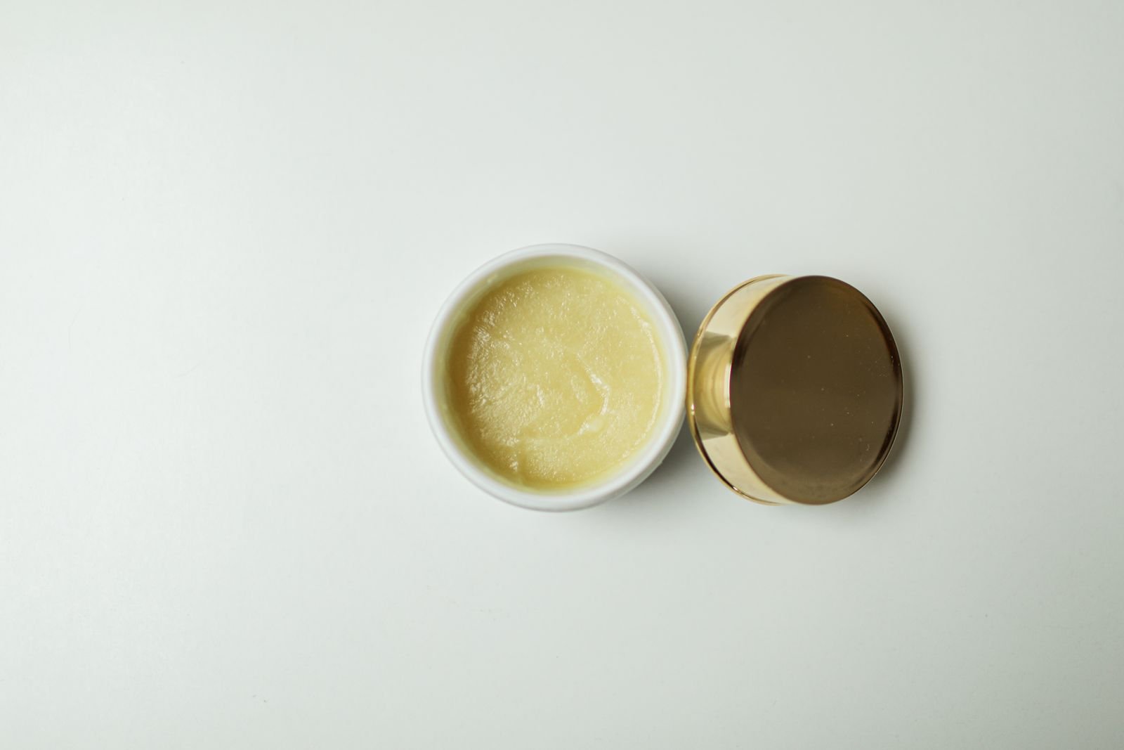 Does Fragrance-Free Moisturizer Expire? Check These Warning Signs