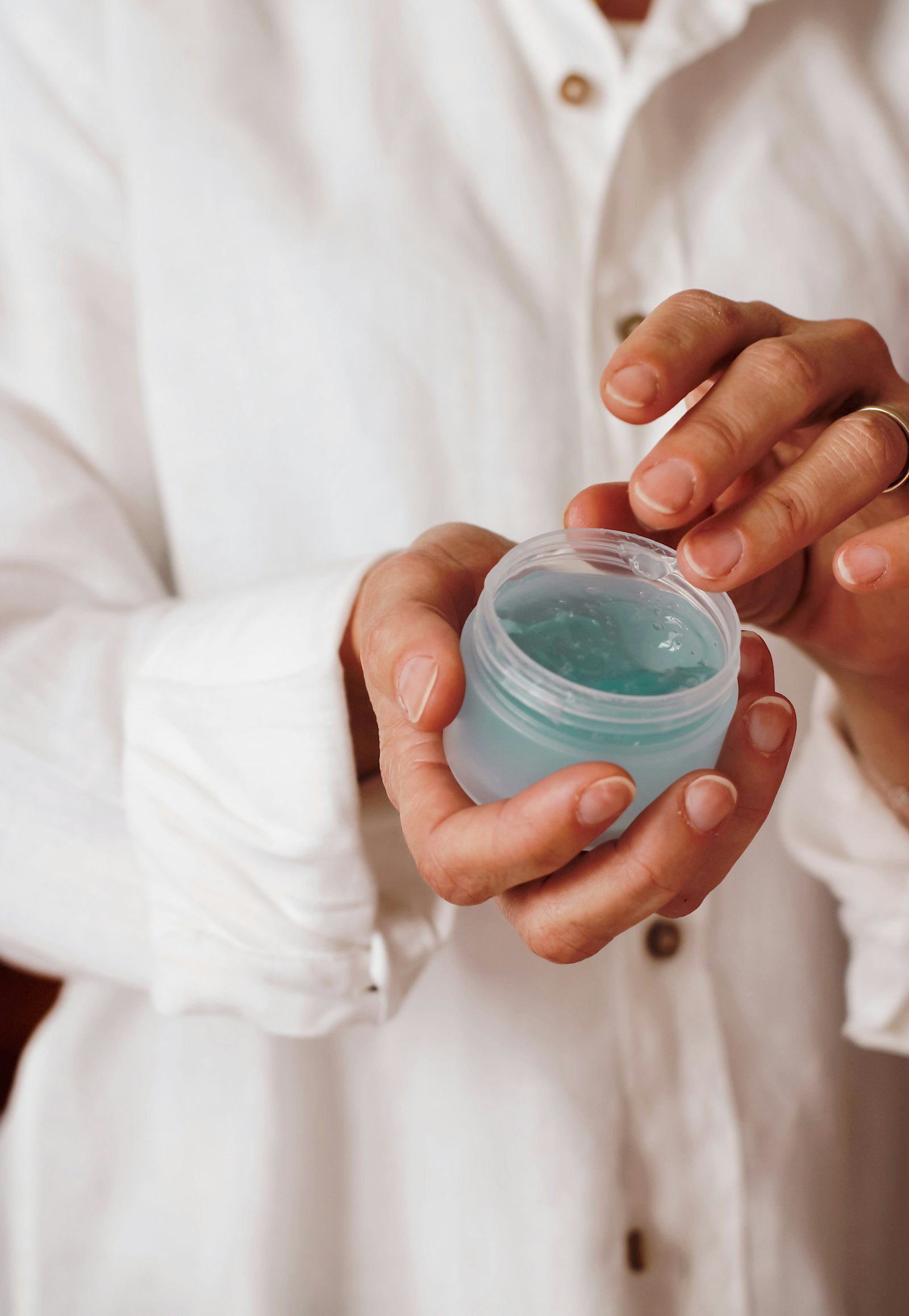 Fragrance-Free Face Moisturizer: How to Read Labels and Choose One
