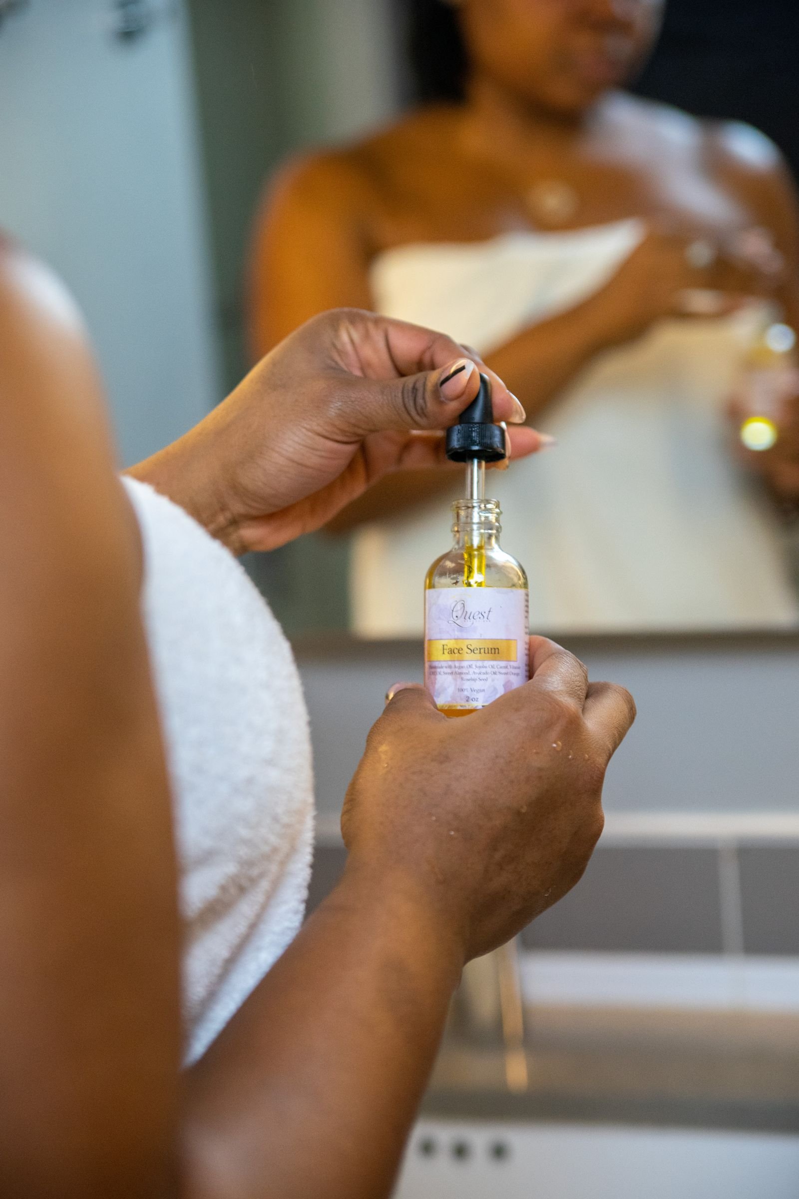 Glycerin vs. Hyaluronic Acid Serum: Which Humectant Fits the Routine?