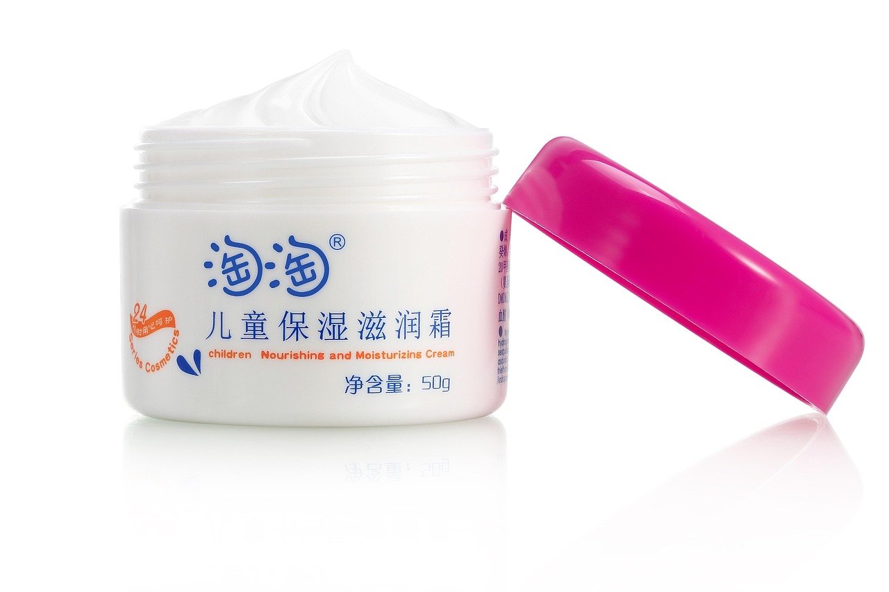 Vanicream Daily Facial Moisturizer vs CeraVe PM Formula Tradeoffs - The Skincare Space Vanicream Daily Facial Moisturizer vs. CeraVe PM: Formula Tradeoffs